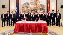 南方电网公司与中广核集团在广州签署战略合作协议