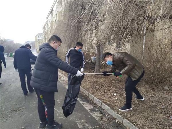 长春市直机关党员干部积极参加净月高新区 “环境清洁周”系列活动