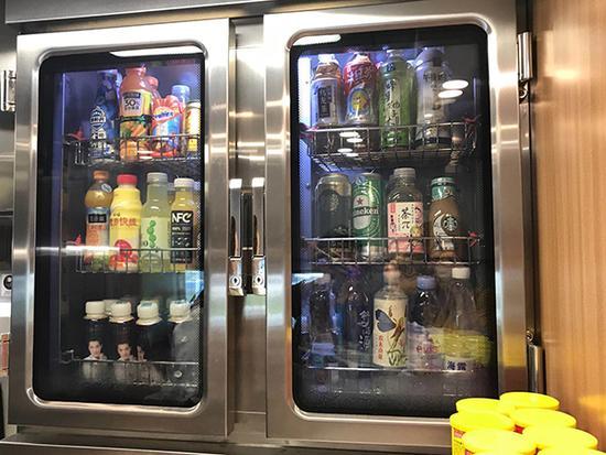 “复兴号”上花样美食：各种套餐、三明治、水饺和粽子等