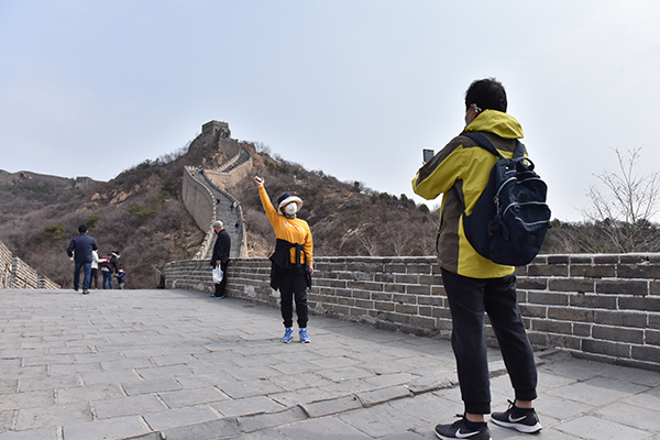 北京延庆：多家景区陆续开放 八达岭长城首日游客预约量近千人次