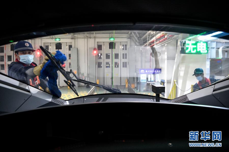 洗净沙尘 蓝色复兴号整装再出发