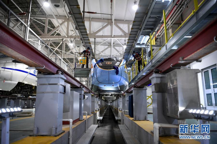 洗净沙尘 蓝色复兴号整装再出发