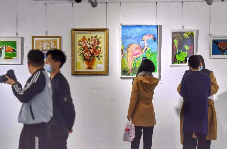 山东省儿童美术作品公益展在济开幕