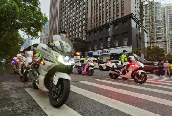 (社会)“武昌鱼”送别“酸汤鱼”,感谢牌亮了…