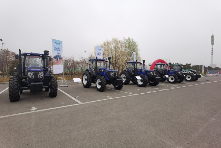 潍柴雷沃重工:提质增效稳护粮 智慧农机展风采