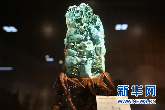 【喜迎十九大•文脉颂中华】全国网络媒体记者探访湖北非物质文化遗产绿松石雕