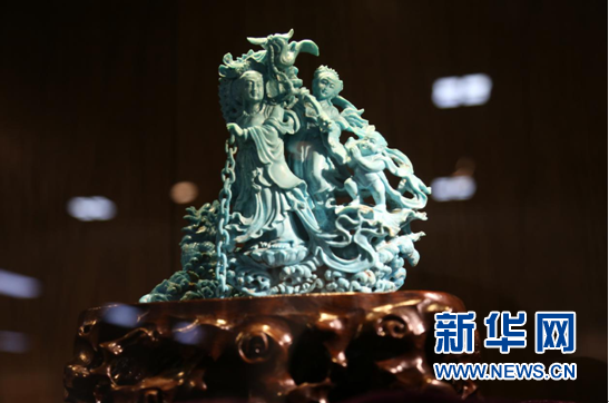 【喜迎十九大•文脉颂中华】全国网络媒体记者探访湖北非物质文化遗产绿松石雕