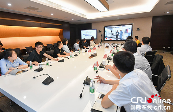 图片默认标题_fororder_成都高新区首场国际项目在线路演菁蓉国际广场互动厅现场01