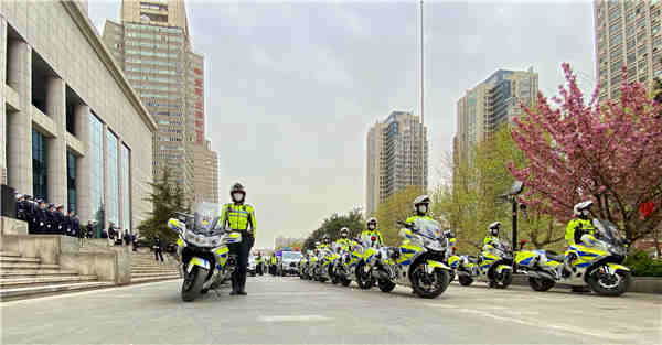 护航“复学季” “清明假” 西安交警启动快速处警机制