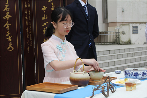 图片默认标题_fororder_都江堰市人民政府副市长袁明阐述教育局关于职业教育的通知（都江堰市职业中学-供图）-(2)