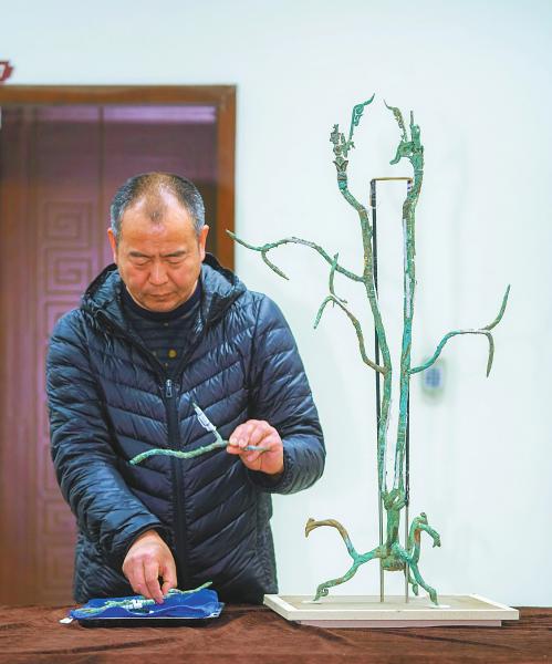 よみがえった三星堆三号神樹=四川省_fororder_2