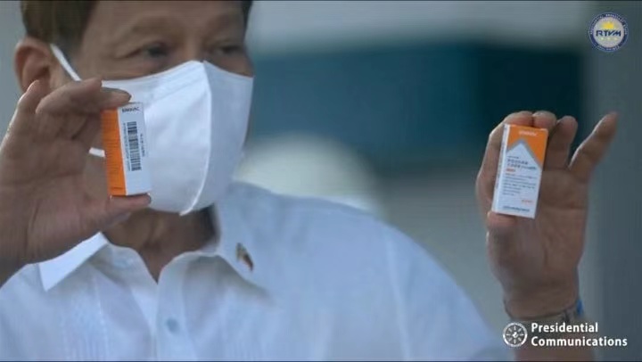 首批菲律宾政府采购的中国新冠疫苗运抵马尼拉
