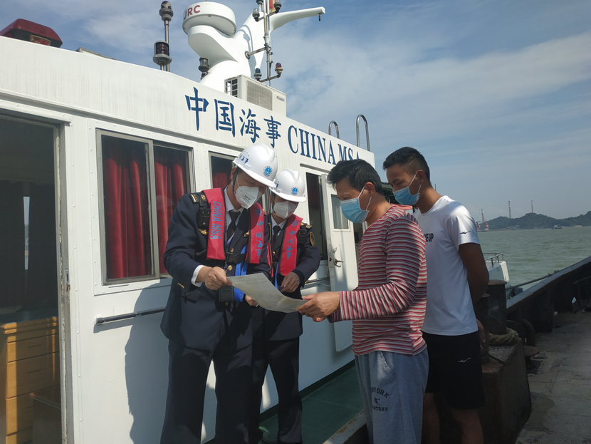 广州海事为省重点工程水上钻探启用临时航道护航