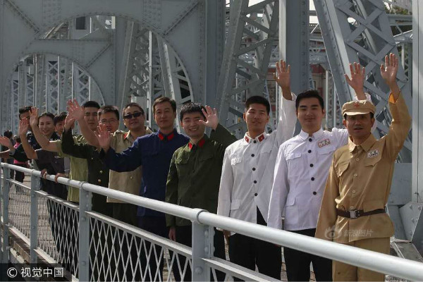 จัดแสดงของสะสมชุดตำรวจจีนกว่า 50 ชุด