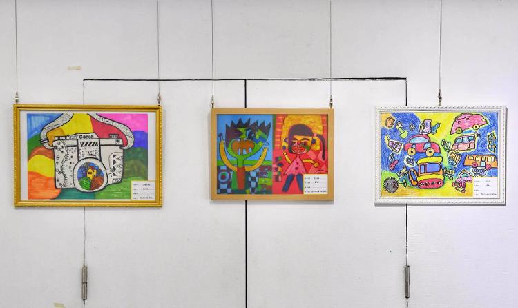 山东省儿童美术作品公益展在济开幕