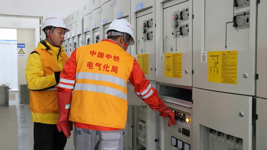 来电了!中国首条民营控股高铁电力枢纽被点亮 来电了!中国首条民营控股高铁电力枢纽被点亮_fororder_WechatIMG11