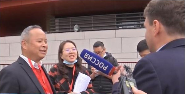 ผู้สื่อข่าวต่างชาติประจำจีนลงพื้นที่ทำข่าวเขตการปฏิวัติเก่า ดูผลการต่อสู้และเปลี่ยนแปลงของจีน_fororder_20210412gmlq3