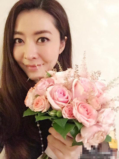 Xiong Dailin grabbed the bouquet of self drying by netizens to marry: get married!