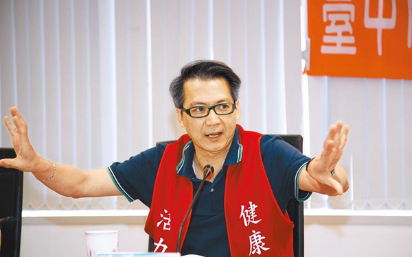 台湾社区感染进入关键期 专家吁台当局公布确诊者身份、足迹