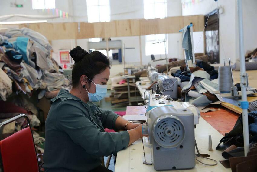 Jalan Bahagia Yang Ditempuh Desa Guza Kanti Xinjiang_fororder_新疆7