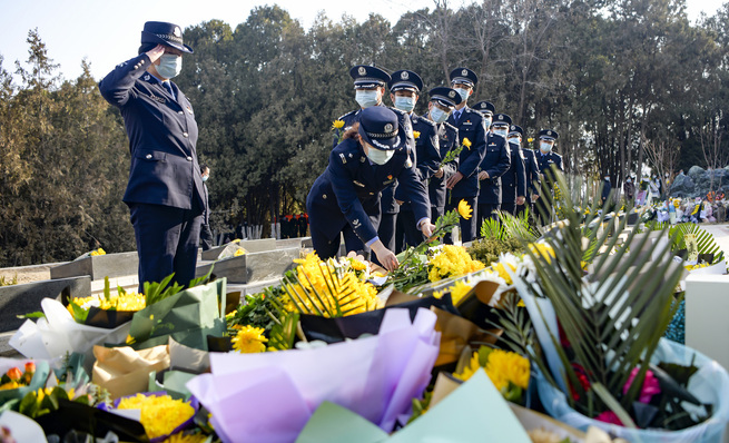 【観察眼】英雄・烈士を称えるムード高まる その精神を次世代の支えに_fororder_VCG111318754983