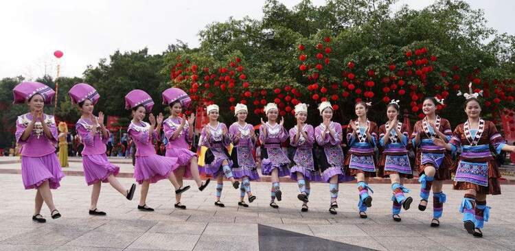 同一个节日，多样的欢乐——广西各族群众欢度农历三月三