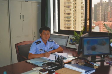 （转载）听着3岁女儿的录音他闭上了双眼 四川37岁国保民警因病去世