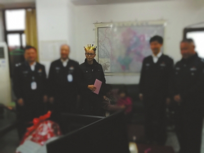 （转载）听着3岁女儿的录音他闭上了双眼 四川37岁国保民警因病去世