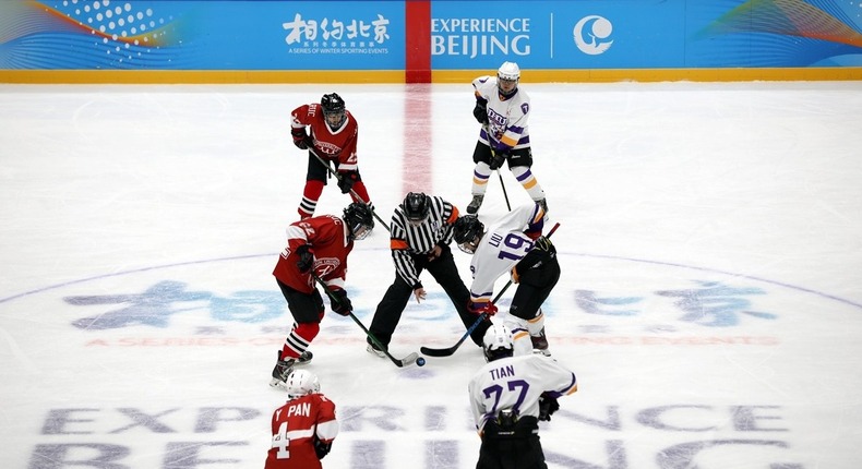 北京冬奥会冰上项目测试“忙” 五大场馆齐“亮相”
