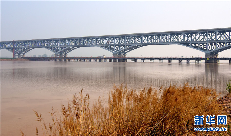 郑济铁路郑州黄河特大桥建设进展顺利
