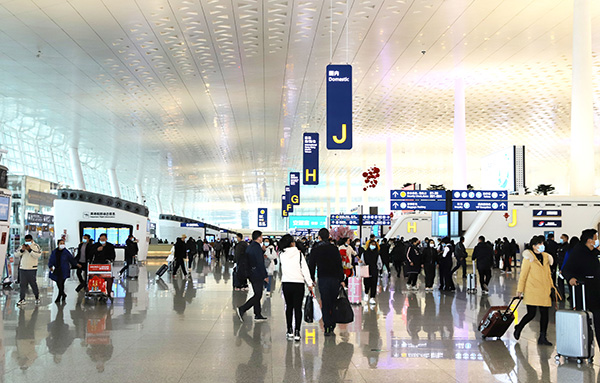 武汉机场跨境电商进出口猛增 新增国内航点创“历史新高”