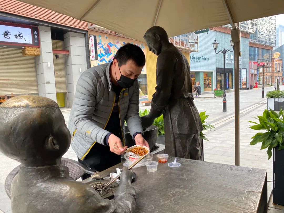 「人民日报」好久不见！时隔67天，这里恢复营业了！