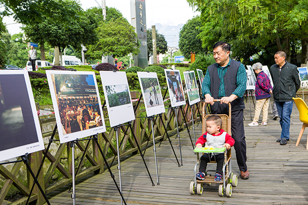 图片默认标题_fororder_《大美古堰·青春印记》都江堰市首届高校摄影艺术大赛作品展--摄影：何勃--(1)