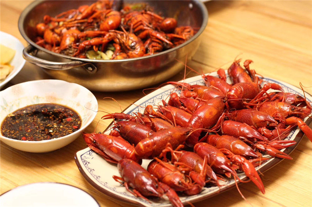 新华社■在线等，湖北十万吨小龙虾等你下单