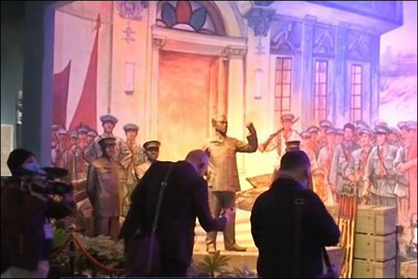 ผู้สื่อข่าวต่างชาติประจำจีนลงพื้นที่ทำข่าวเขตการปฏิวัติเก่า ดูผลการต่อสู้และเปลี่ยนแปลงของจีน_fororder_20210412gmlq1