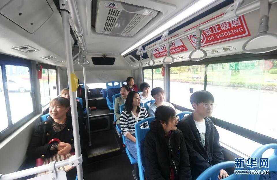 【城市远洋】自动驾驶公交车在重庆永川投入运营