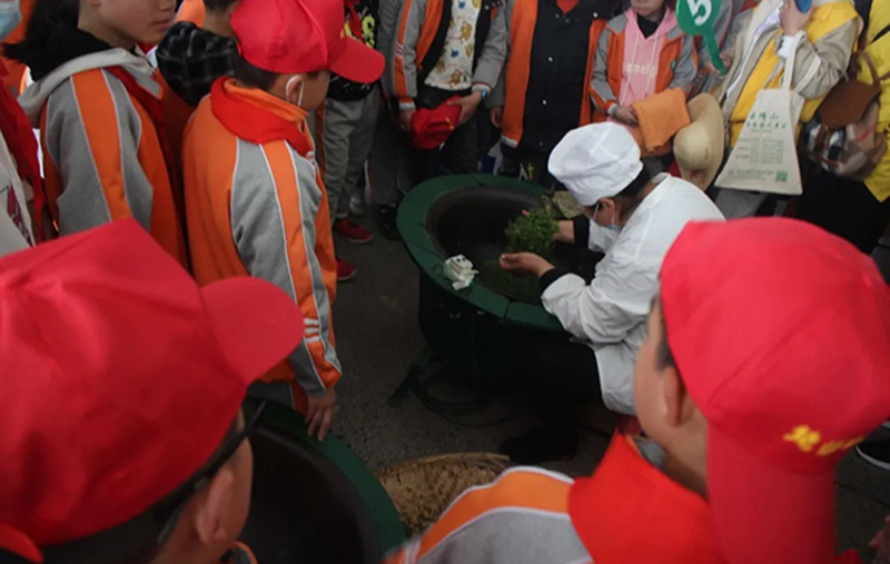湖北随州曾都:课堂“搬”进茶场 小学生感受茶文化