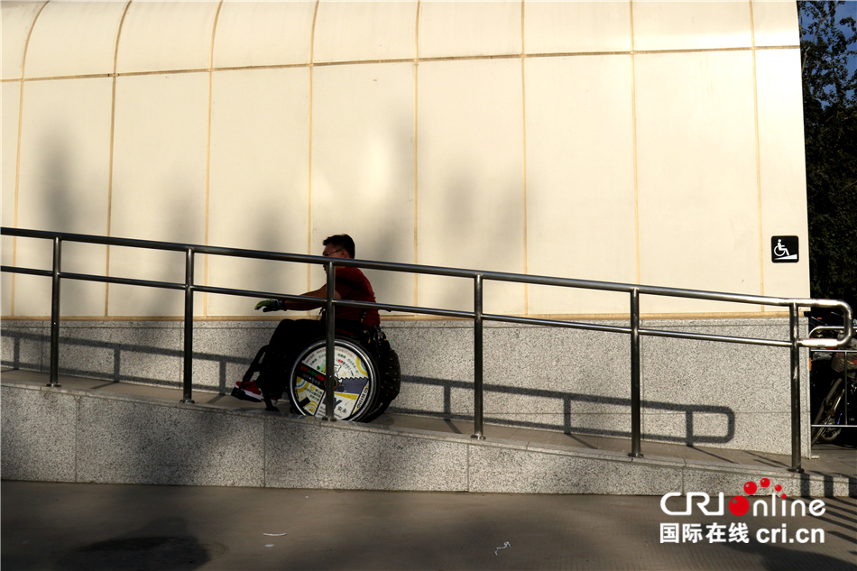 地鐵為殘障人士打造無障礙生活|公司資訊-濟南福之音新型材料有限公司