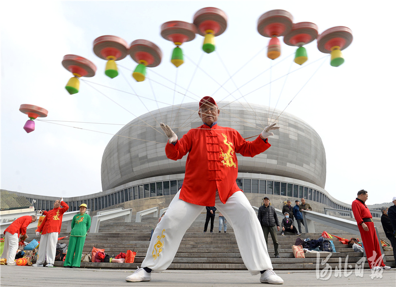 河北邯郸：空竹绝活大比拼