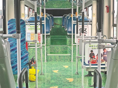 【汽车-图片】“绿色环保”主题公交上线