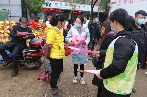 江西南昌县：绿色清明 文明祭祀