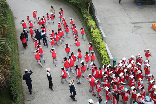 图片默认标题_fororder_疏散演练现场