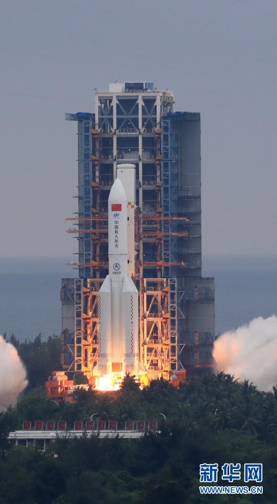 中国空间站天和核心舱在海南文昌发射