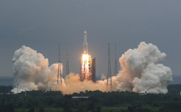 中国、宇宙ステーションの中核施設「天和」打ち上げ_fororder_E图