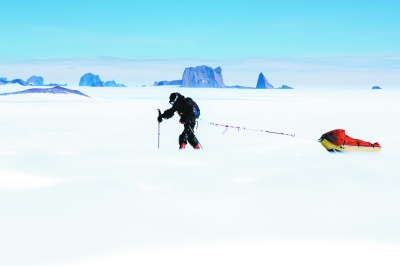 中国人壮举！人类首次依靠滑雪徒行抵达南极大陆