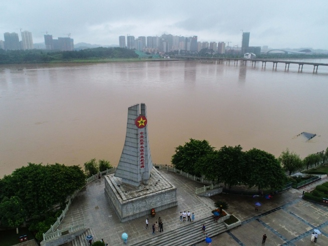 長征を振り返り　新たな長征の道を勇気をふるって前進_fororder_5