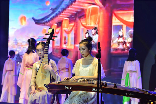 图片默认标题_fororder_乐器演奏（成都市第十七中学-供图）