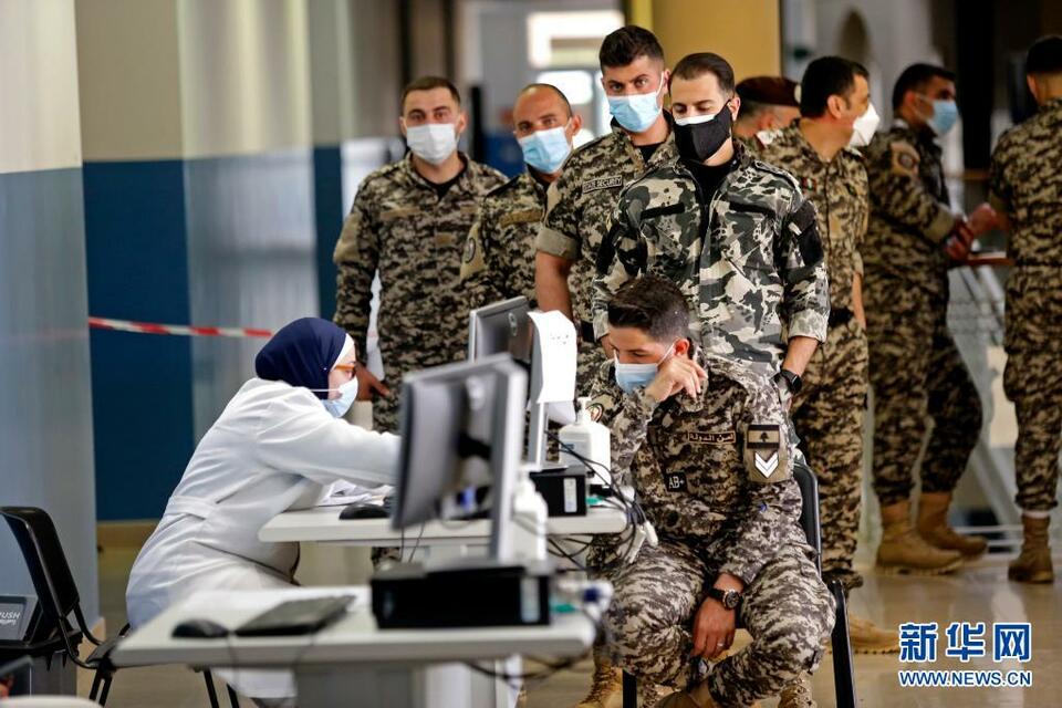 黎巴嫩安全部队官兵接种中国新冠疫苗