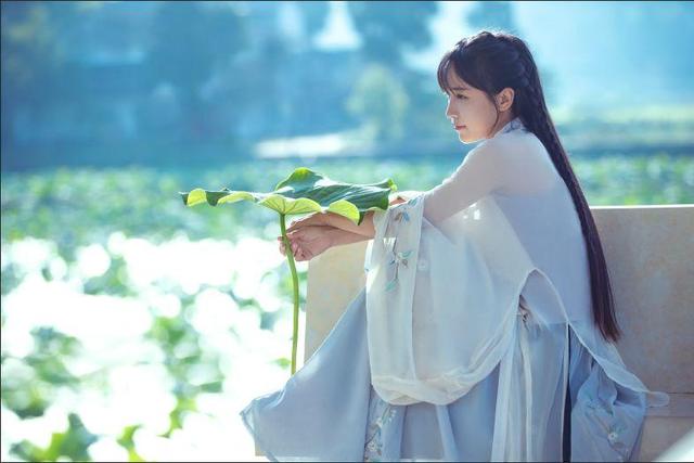 ＜中国青年の日・先端を走る若者＞暮らしを詩に変えた動画配信者の李子柒さん_fororder_4李子柒2