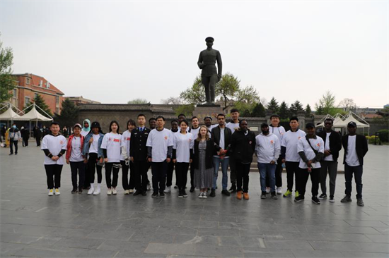 Chinese and Foreign Youth Visit Shenyang for a Landmark Tour of China_fororder_沈阳活动5